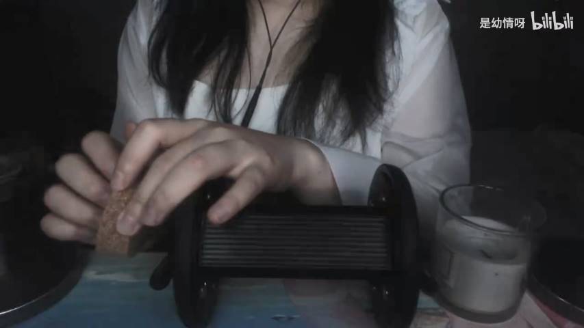 是幼情呀ASMR 耳语丨温柔小妻子的睡前安抚 3D环绕·双声道·助眠·哄睡插图