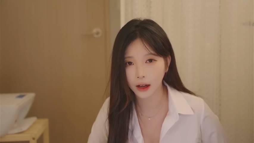 Yoon Ying ASMR 代表某人去工作插图