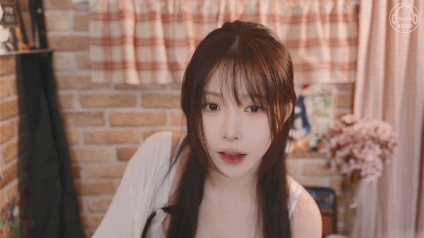 Yoon Ying ASMR 城市美术学院的角色扮演插图