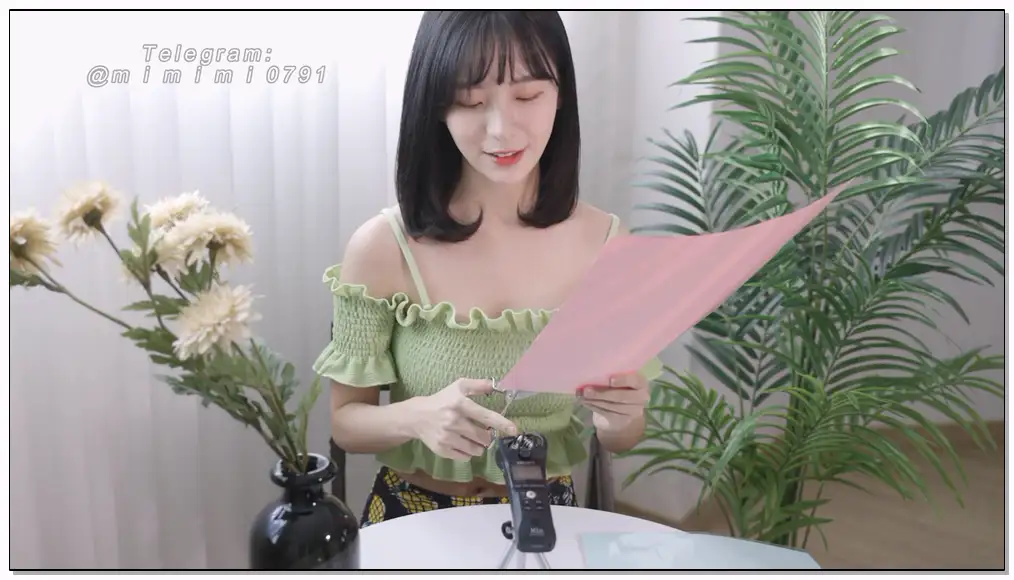 李素英 쏘블리 leeesovely Korean??美女的ASMR，闭眼感受白噪音休息，别看入迷了~【8v/1.6G】插图3
