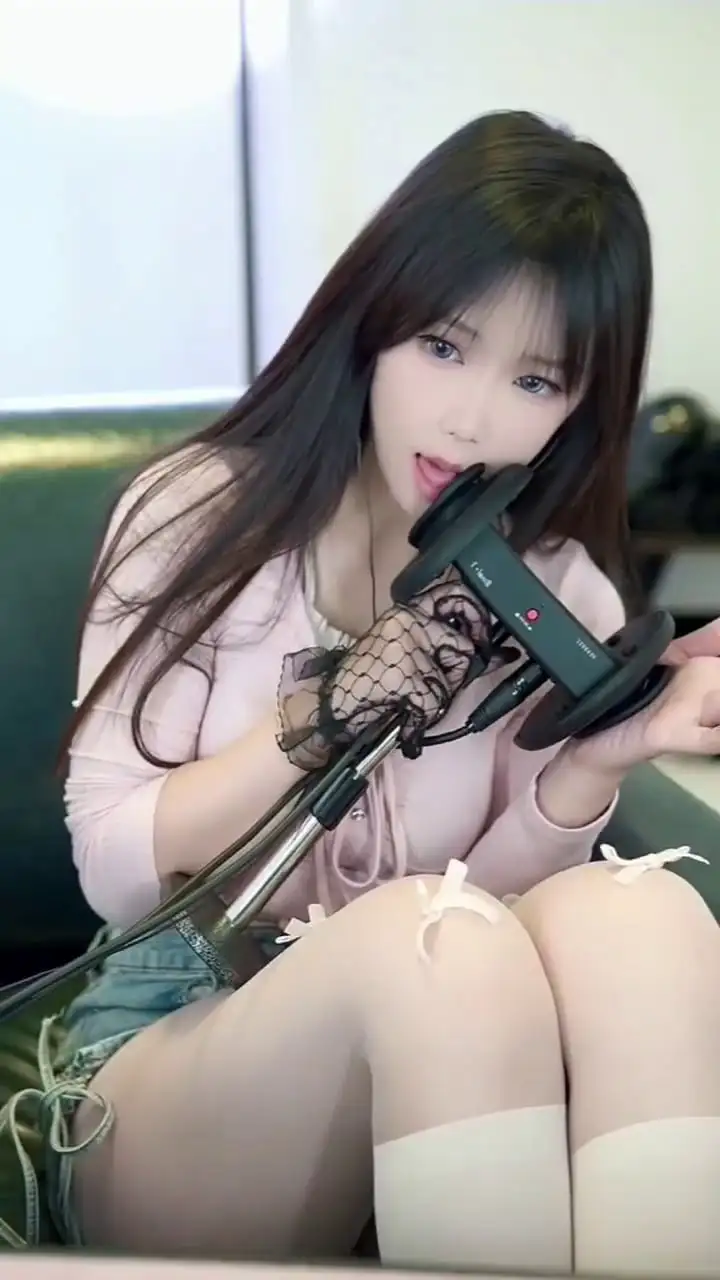 灵儿 ASMR  弹舌舔耳插图1