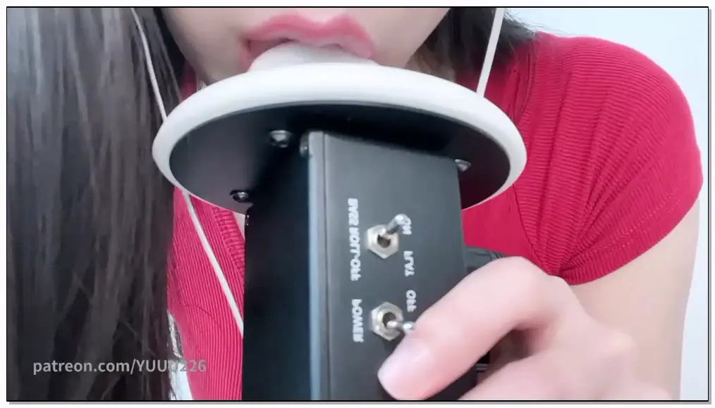 Yuuu ASMR  粉唇舔耳3D吃耳朵插图