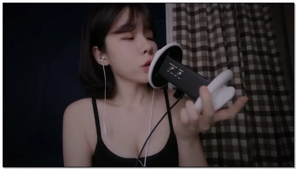 Yeonchu    耳朵刮舐插图