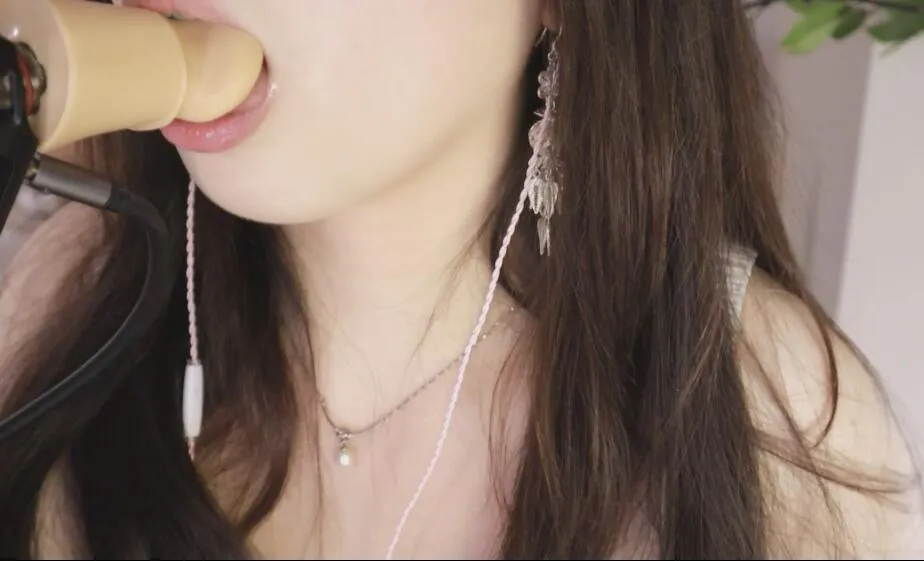 椰椰拿铁ASMR tascam舔耳插图