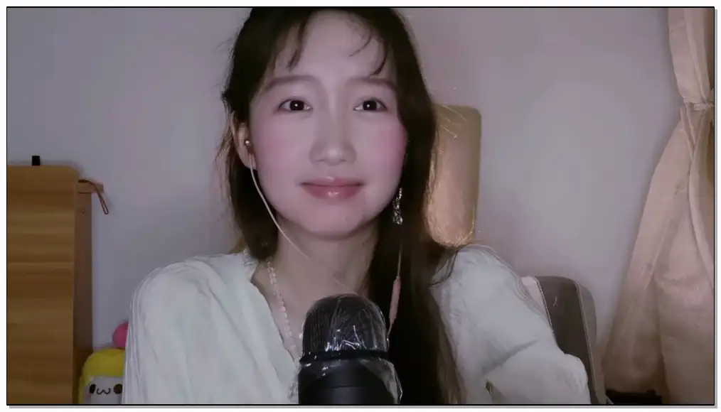 ASMR  YiDan的窝窝 舔舐麦克风插图