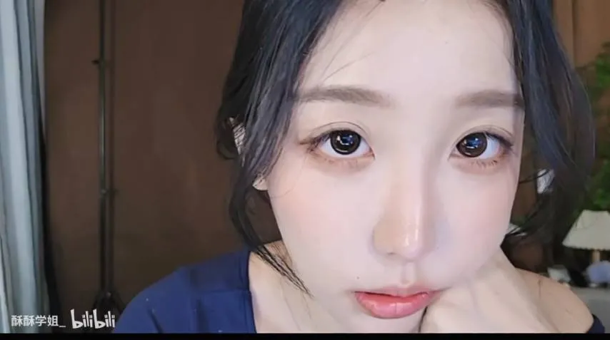 酥酥学姐ASMR 帮老婆洗脚换来的裸足按摩插图