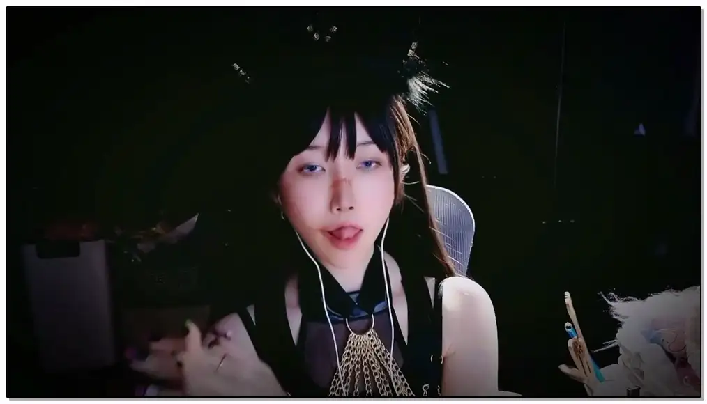 Aki秋水ASMR_万圣节视频_战损狼娘の芦荟胶揉搓插图