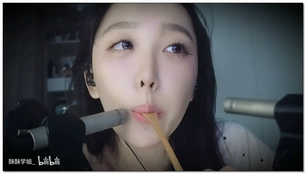 酥酥学姐 蜂蜜勺 舔舔 口腔音插图