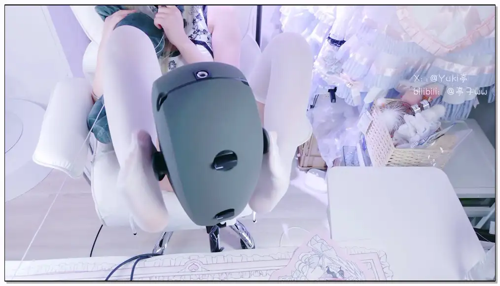 亭子ww 穹，妹~给笨蛋哥哥脚踩和轻语亲亲插图