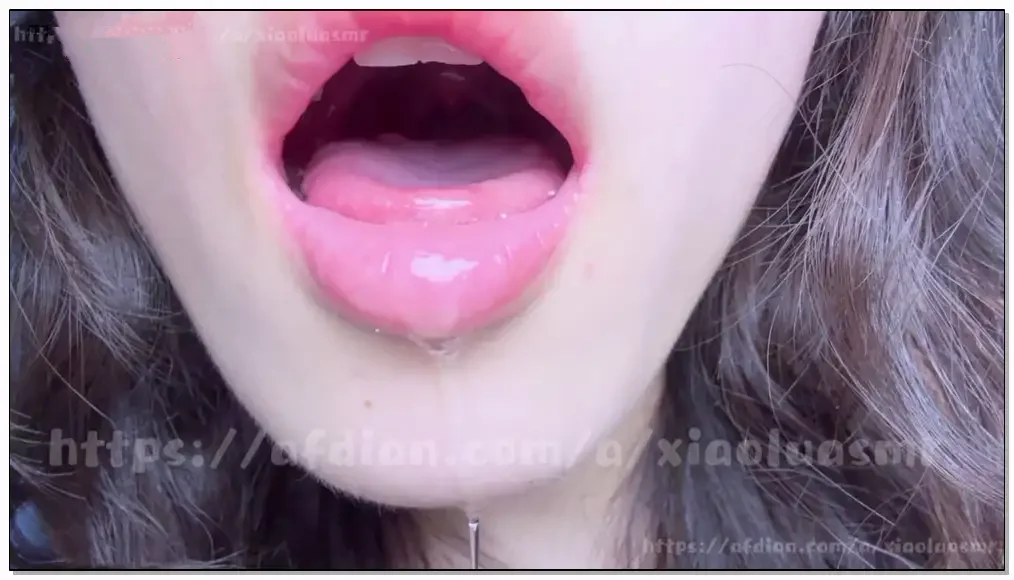 小鹿大困包 舌头诱惑插图