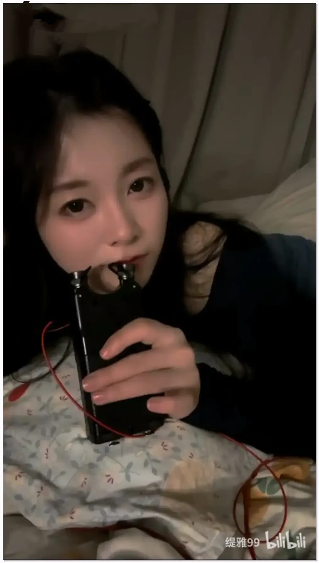 缇雅 趴在你身边的呢喃……“手往哪放？嗯插图