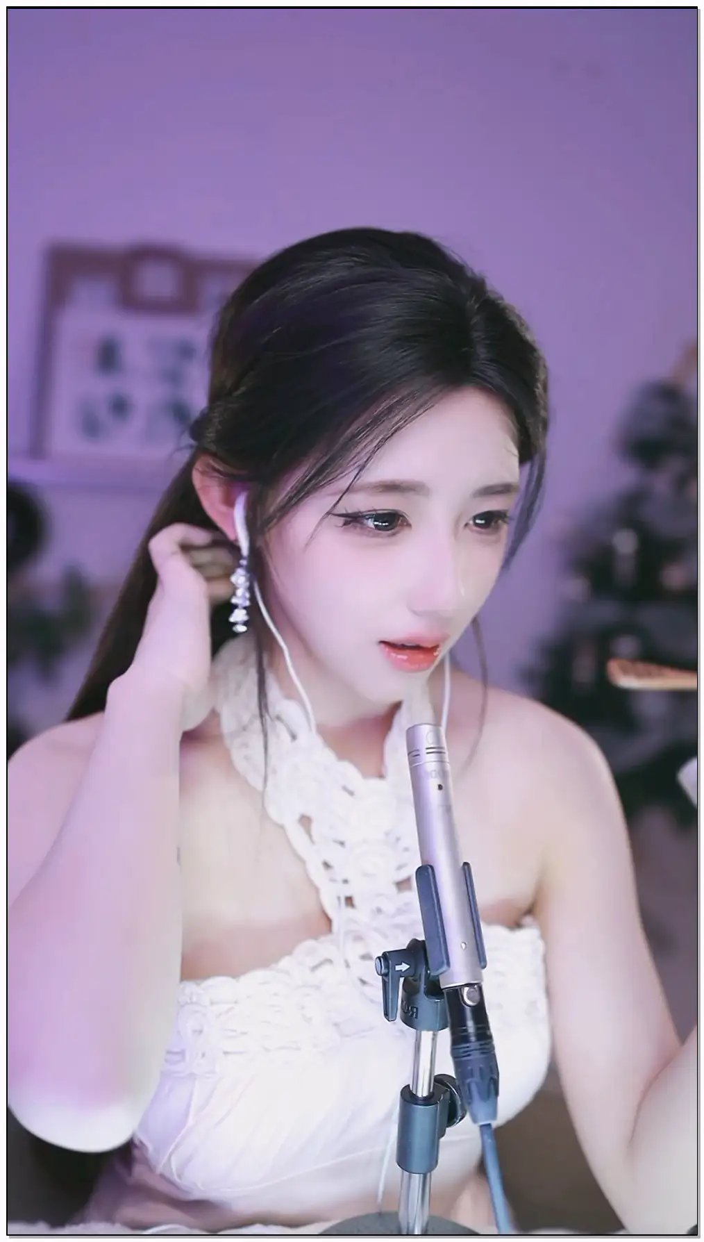 黑涩会美眉  2025-4-28 录播_抖音主播，颜值相当高插图