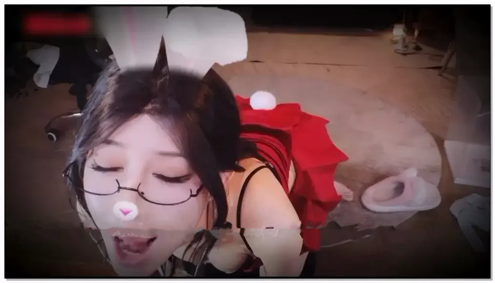 张爱玲ASMR  兔女郎跪舔大萝卜插图