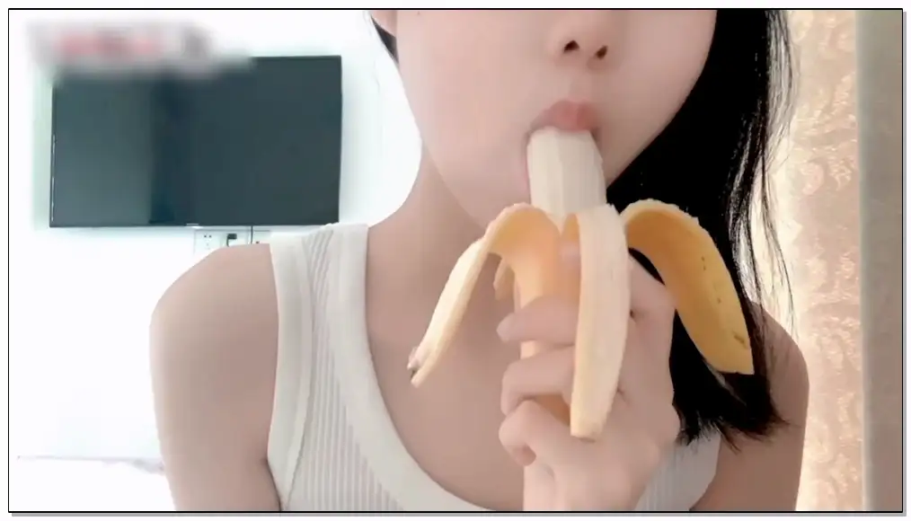 酥小熹ASMR 舔香蕉插图