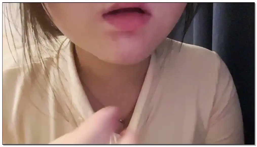 小颖不困ASMR 舔手指口腔音插图