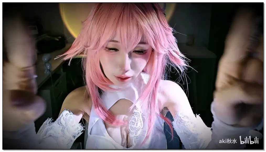Aki秋水ASMR 姐姐超润口水画神子旗袍展示孔雀鱼插图
